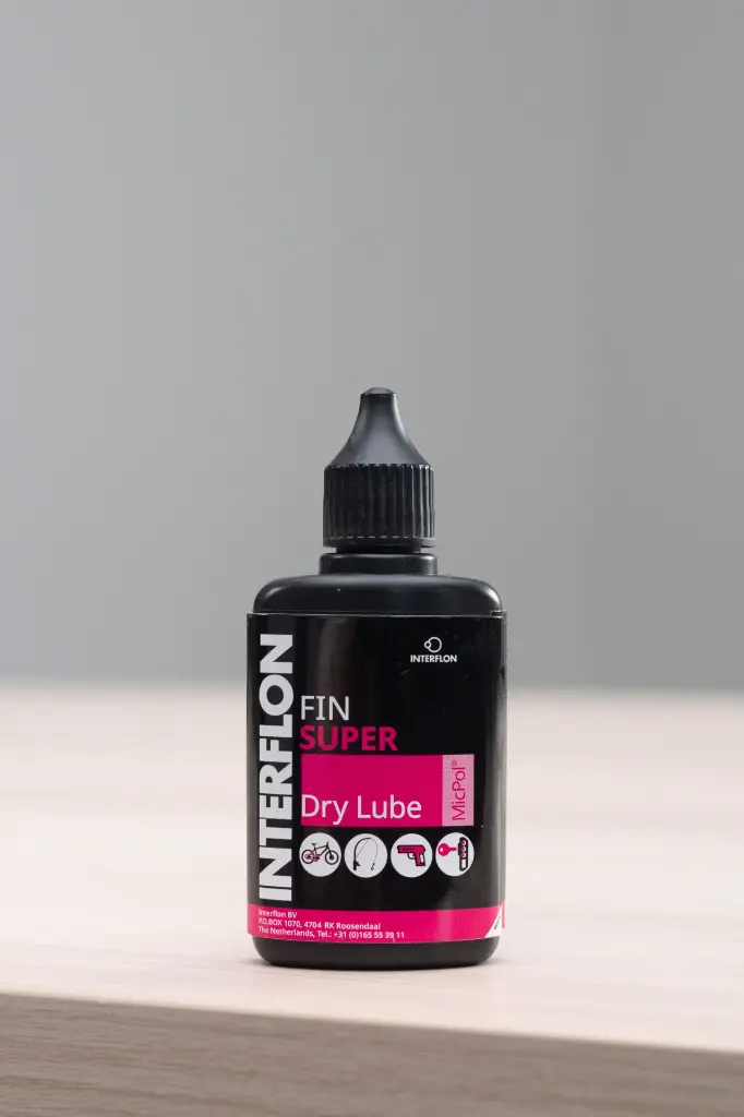 Fin-Super-Dry-Lube.webp